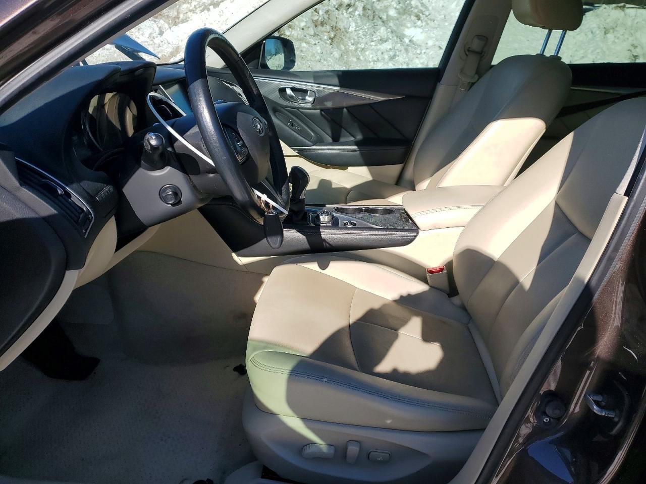 2016 INFINITI Q50