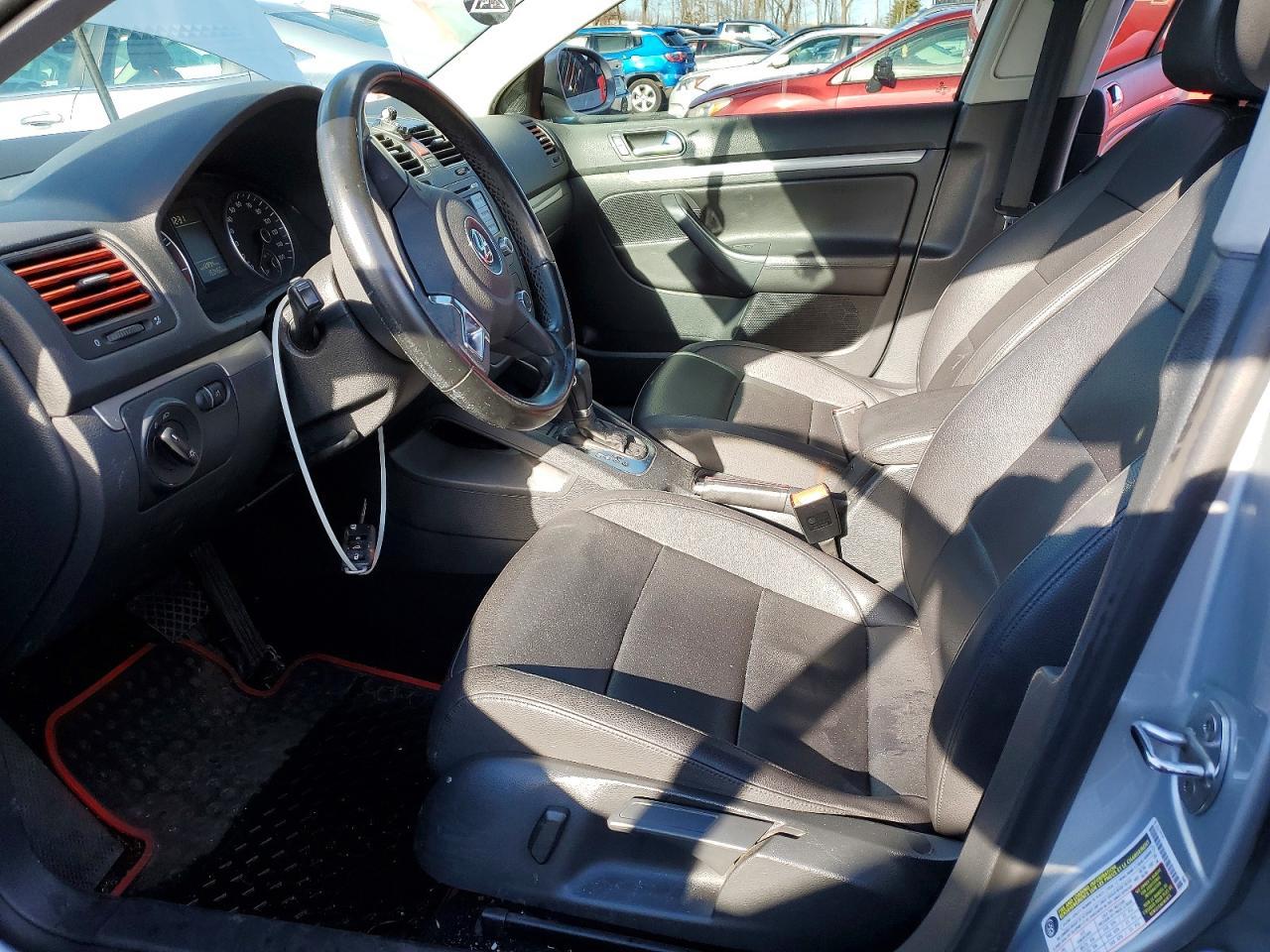 2010 VOLKSWAGEN JETTA