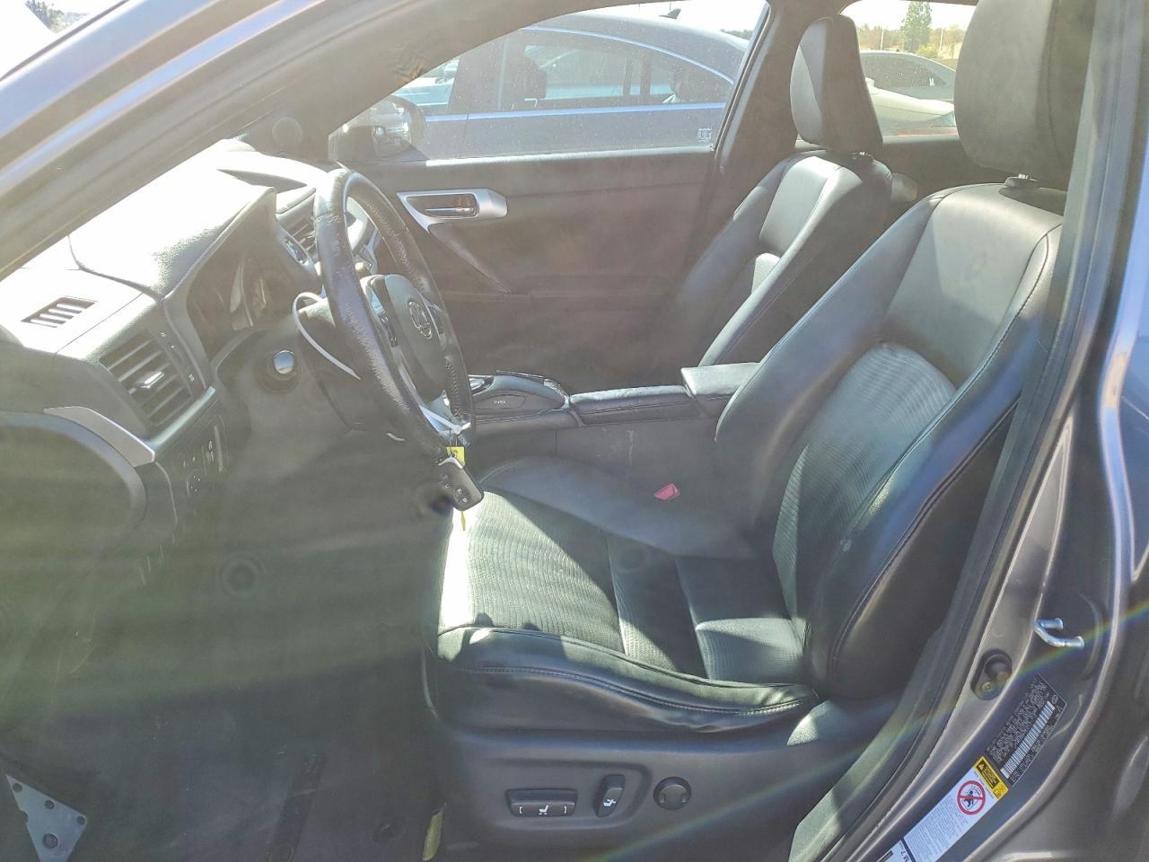 2013 LEXUS CT 200