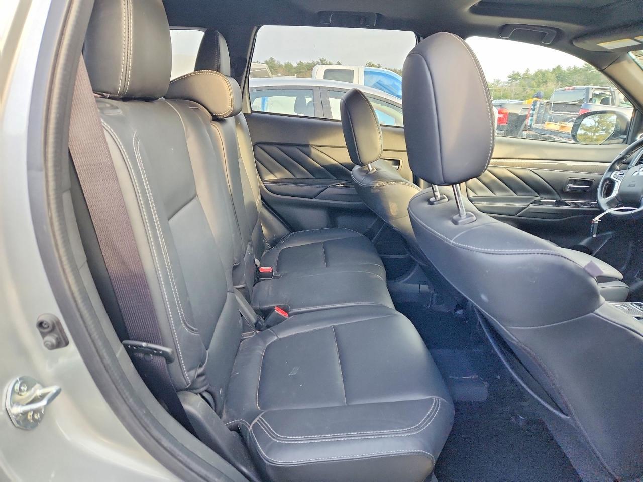 2019 MITSUBISHI outlander