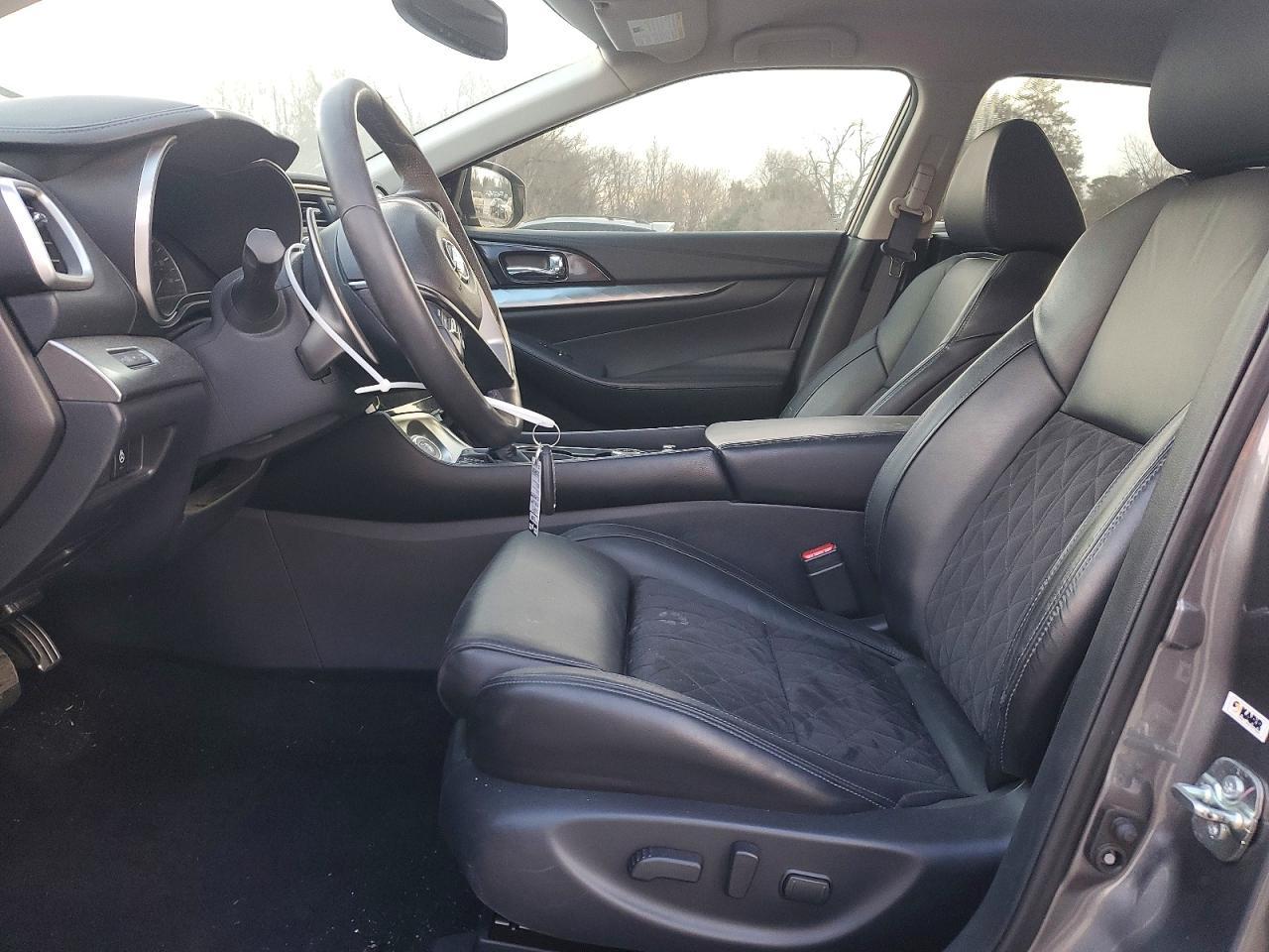 2017 NISSAN Maxima