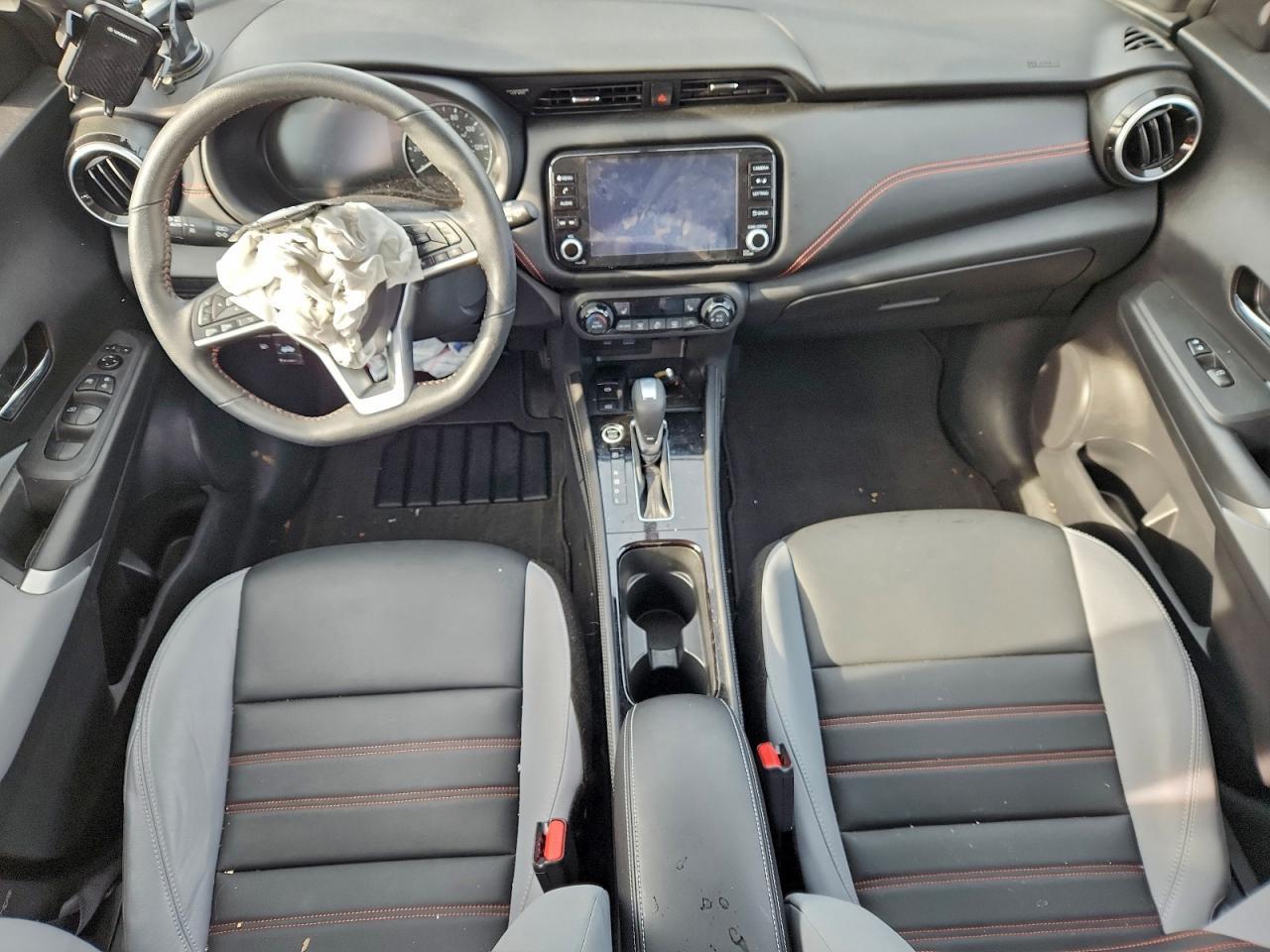 2023 NISSAN KICKS