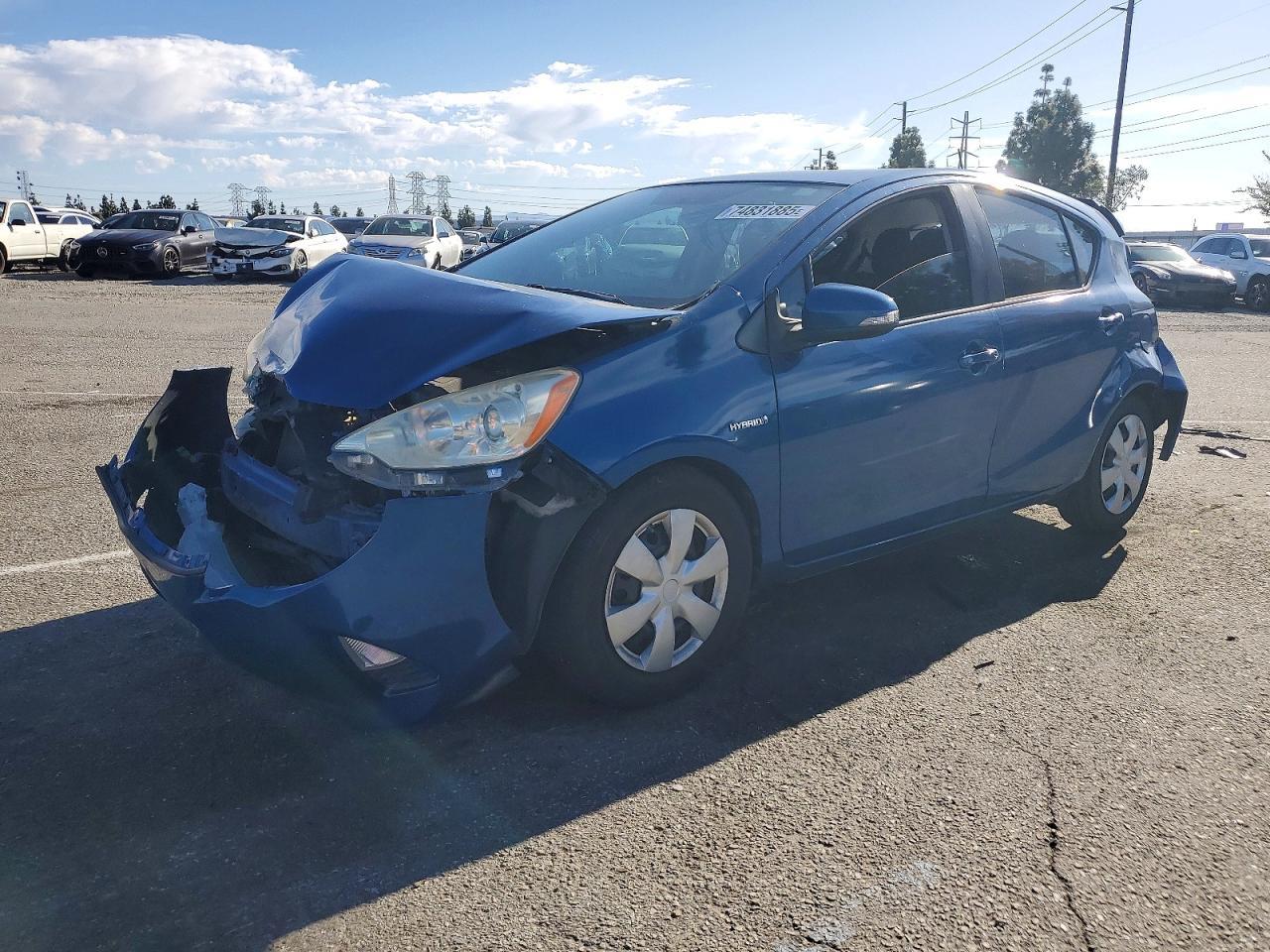 2013 TOYOTA Prius c