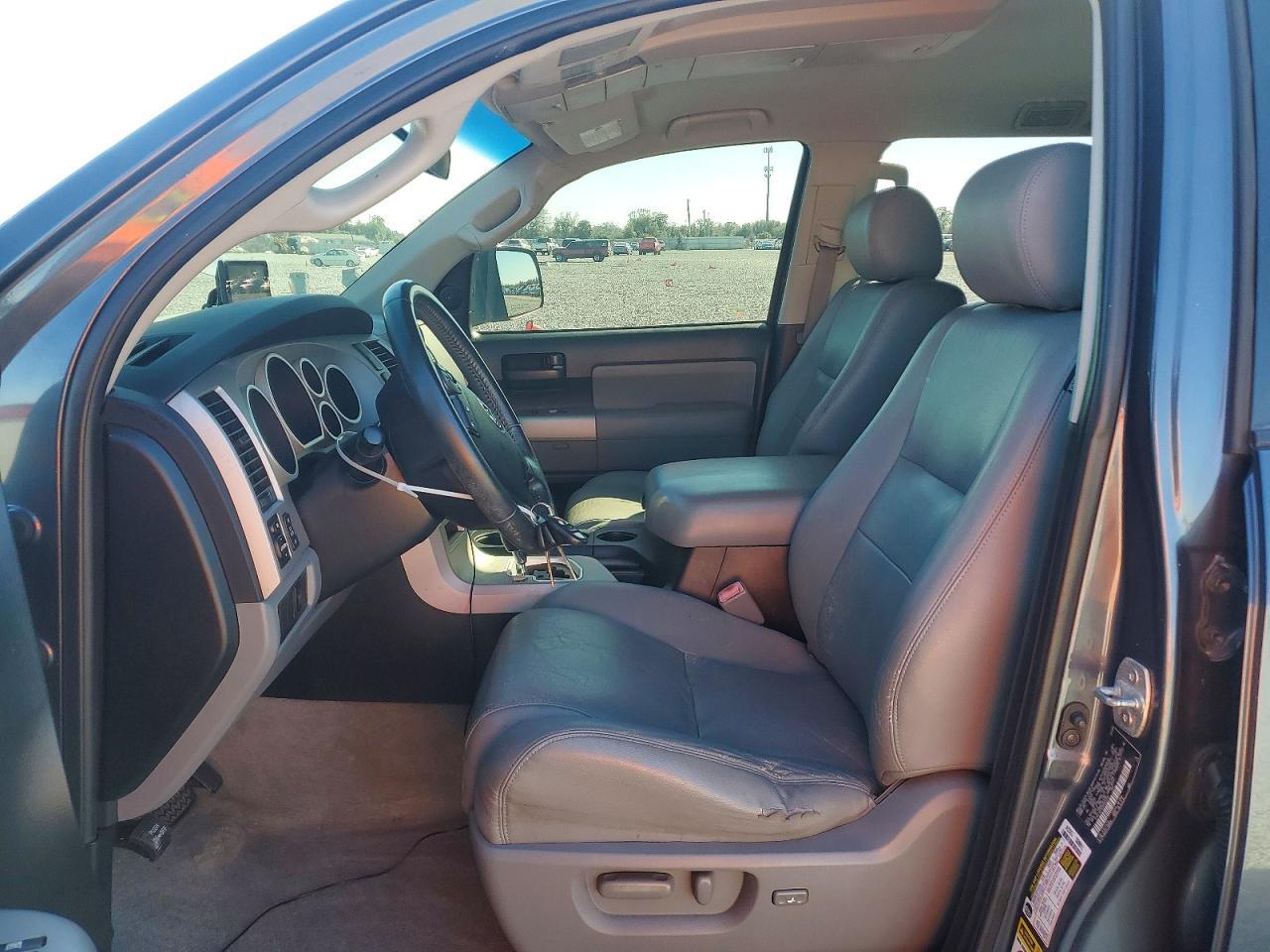 2008 TOYOTA Sequoia