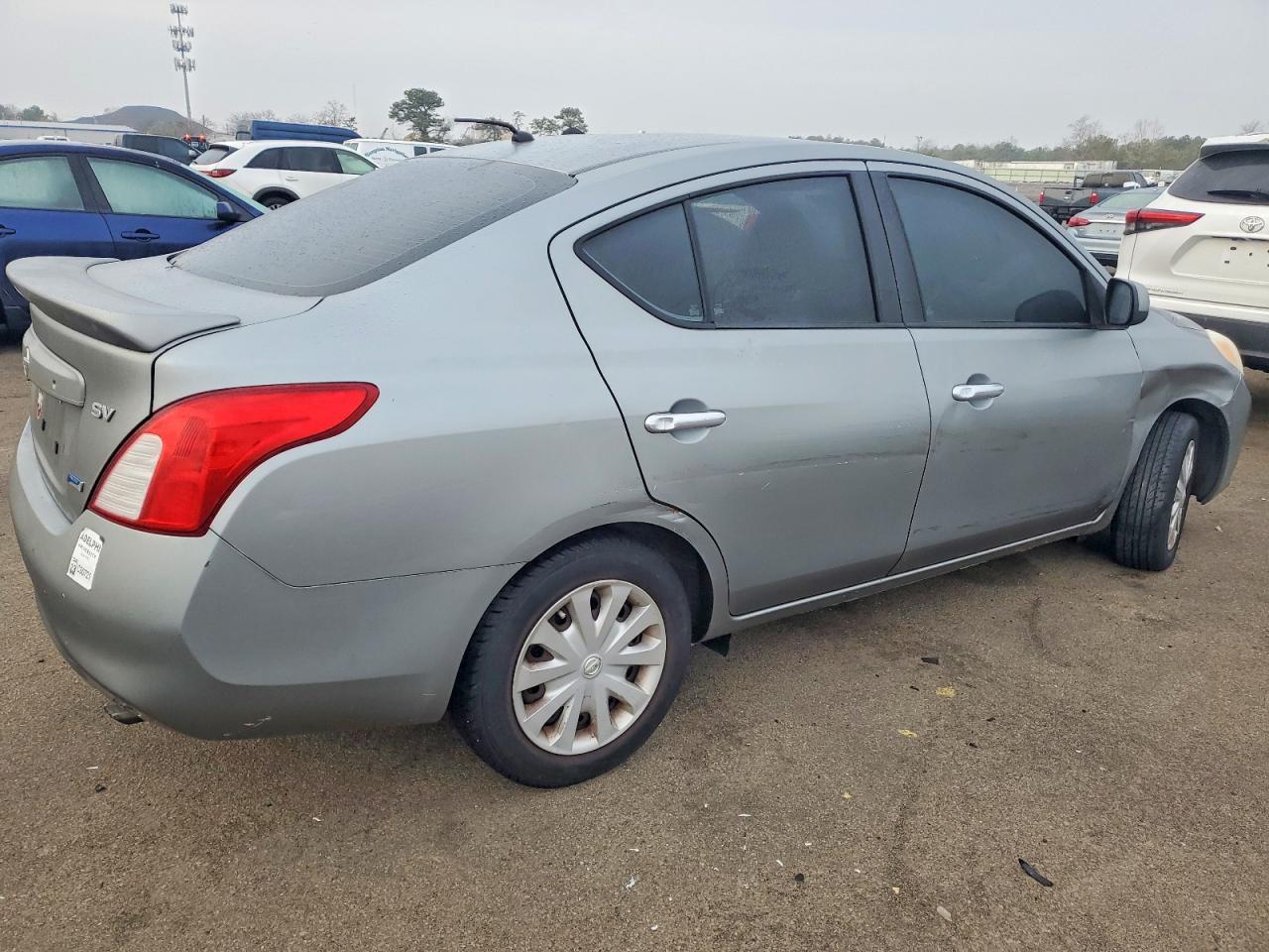2013 NISSAN VERSA