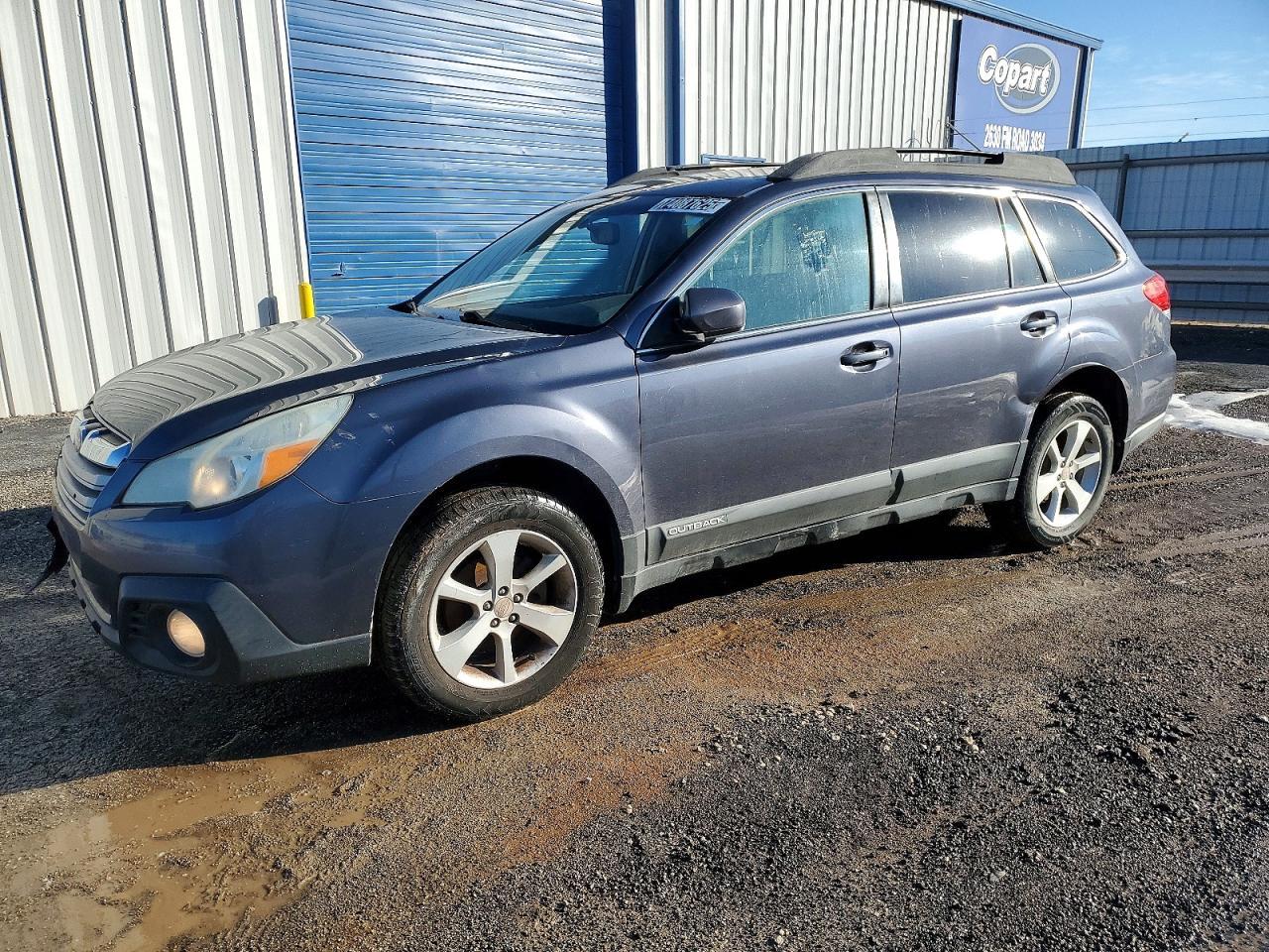 2014 SUBARU Outback