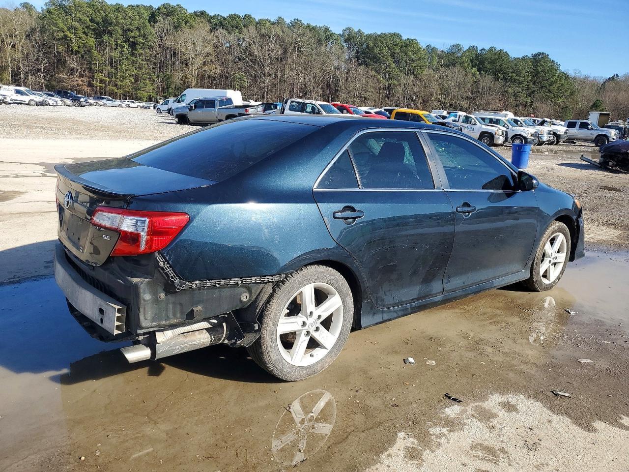 2014 TOYOTA CAMRY