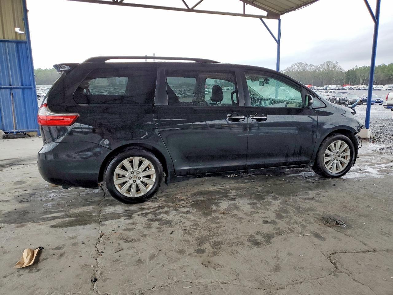 2015 TOYOTA SIENNA