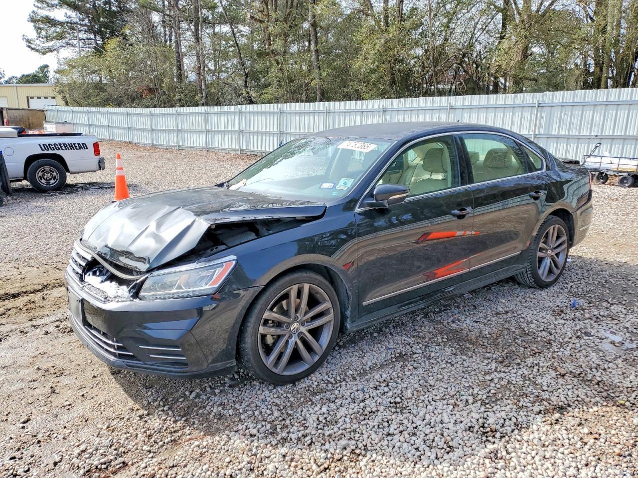 2016 VOLKSWAGEN Passat