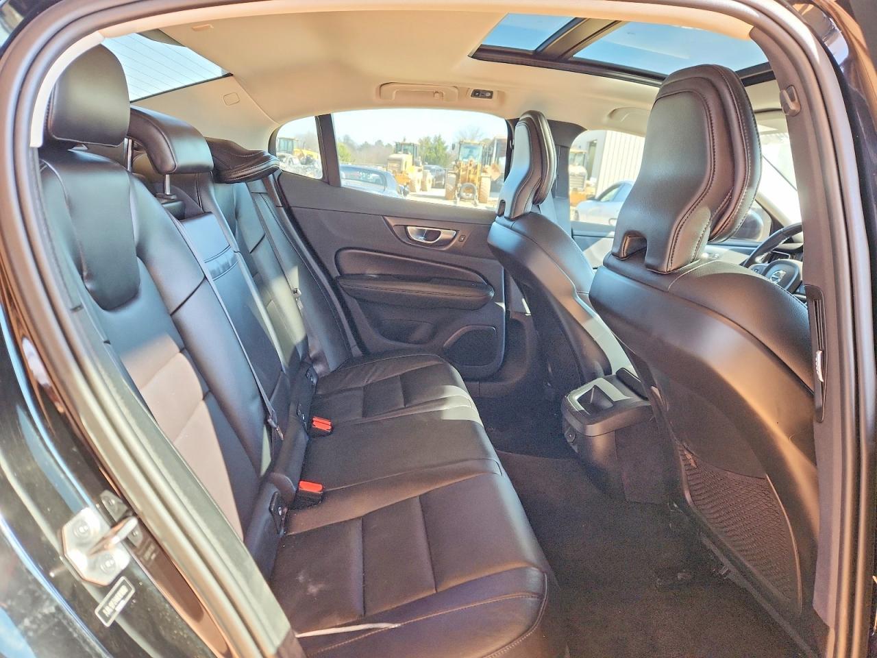 2022 VOLVO S60