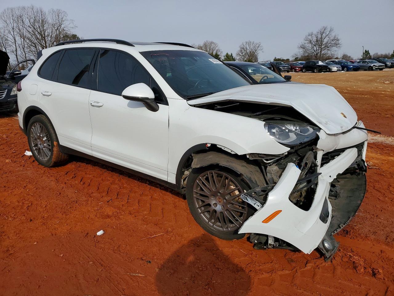 2016 PORSCHE CAYENNE