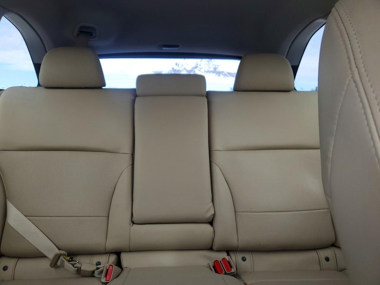 2015 SUBARU Outback