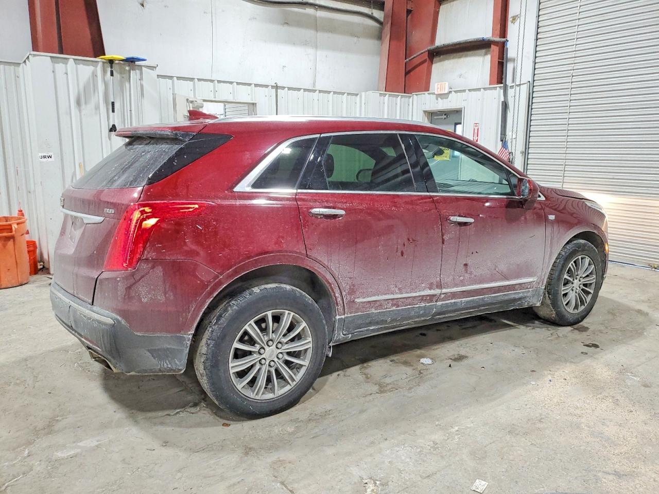 2017 CADILLAC XT5