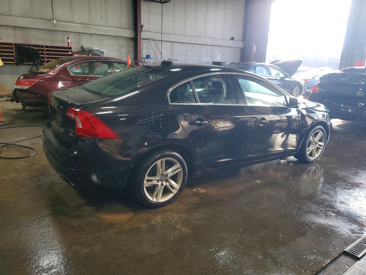 2015 VOLVO S60