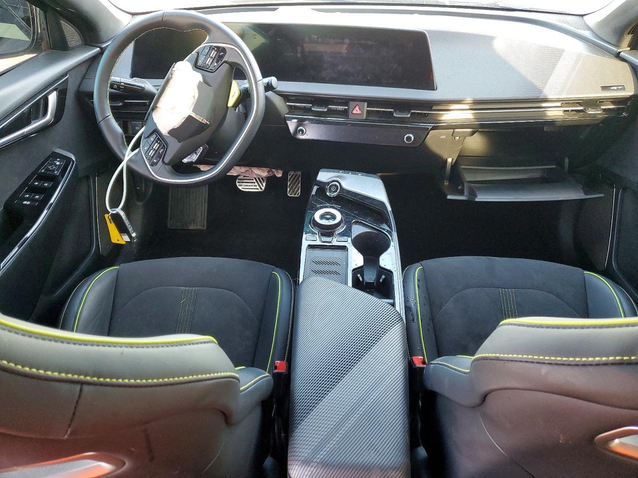 2023 KIA EV6