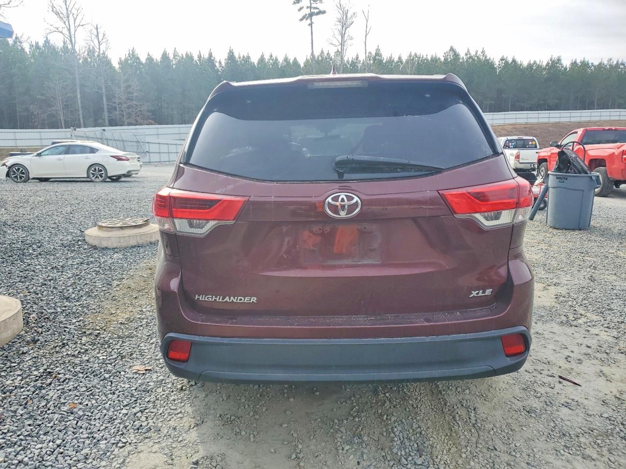2017 TOYOTA HIGHLANDER