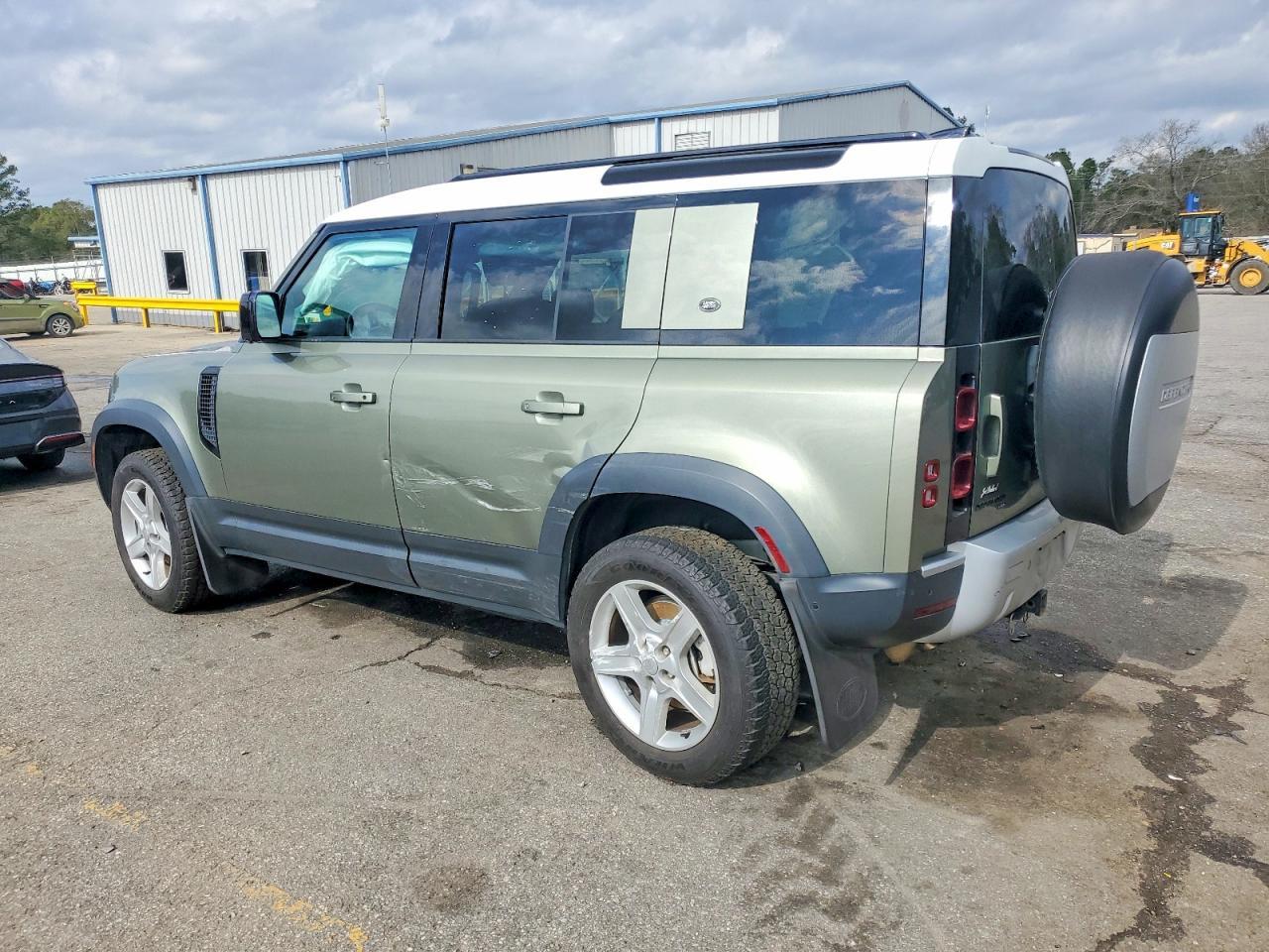 2022 LAND ROVER Defender