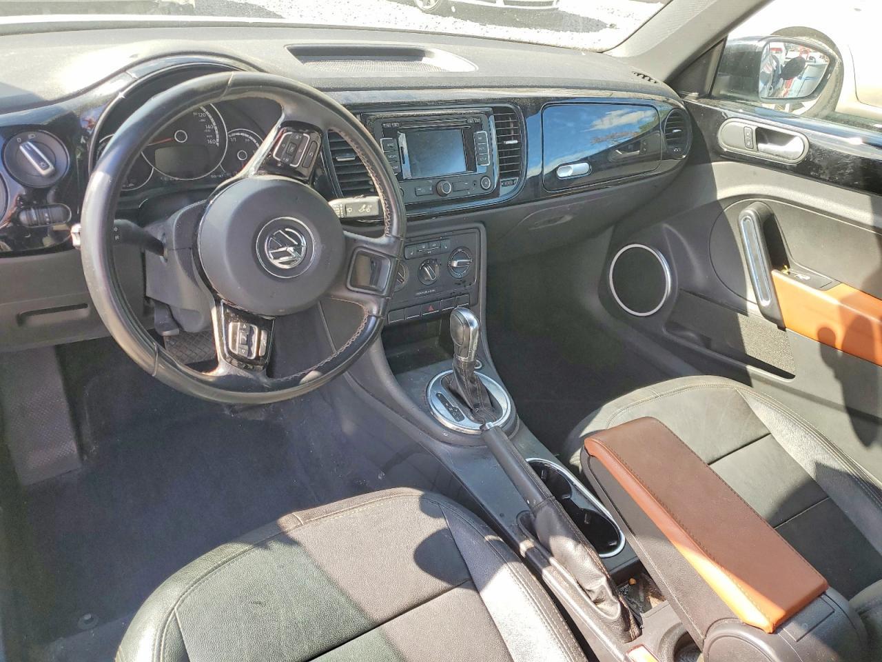 2015 VOLKSWAGEN Beetle