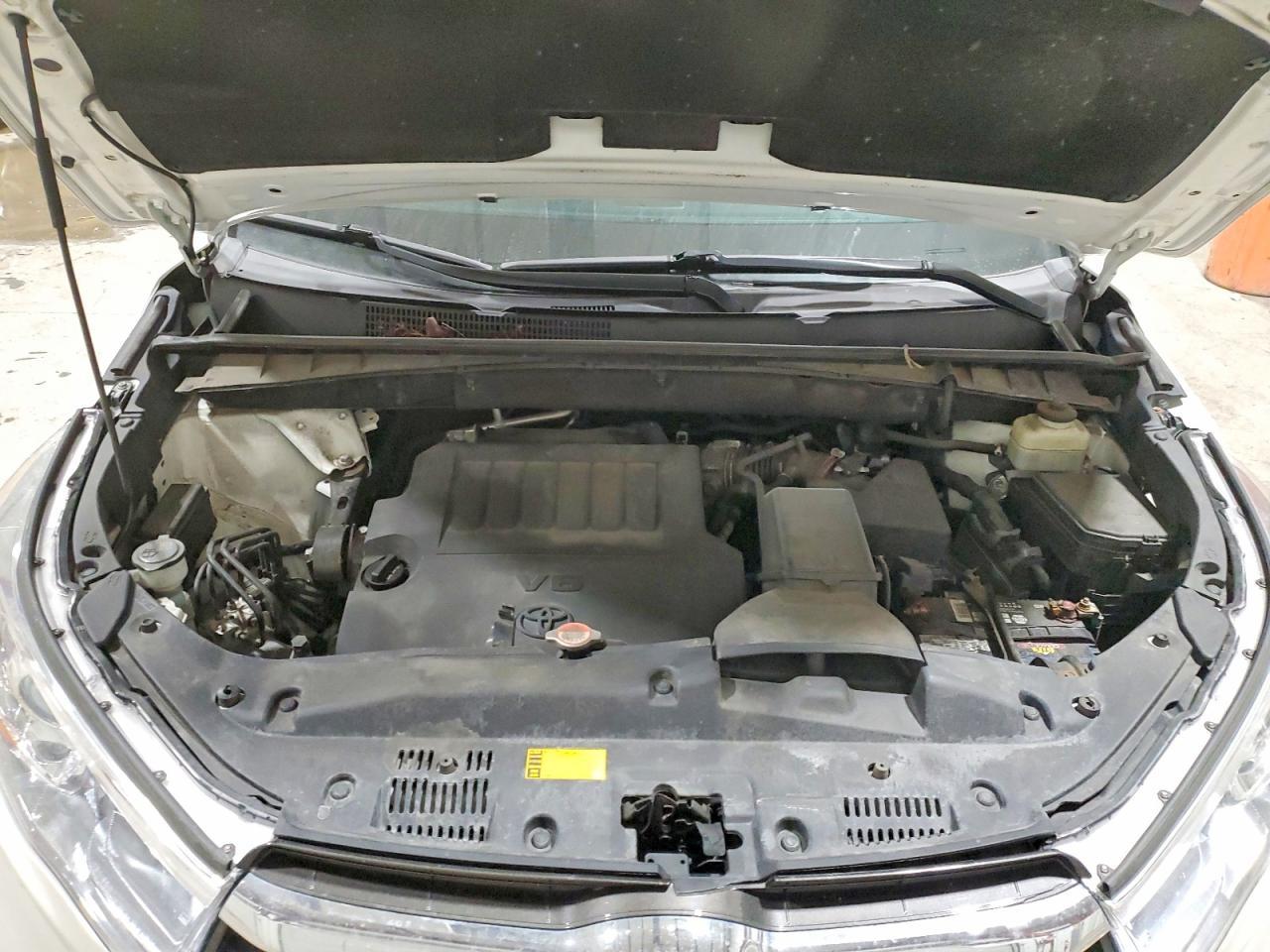 2016 TOYOTA HIGHLANDER
