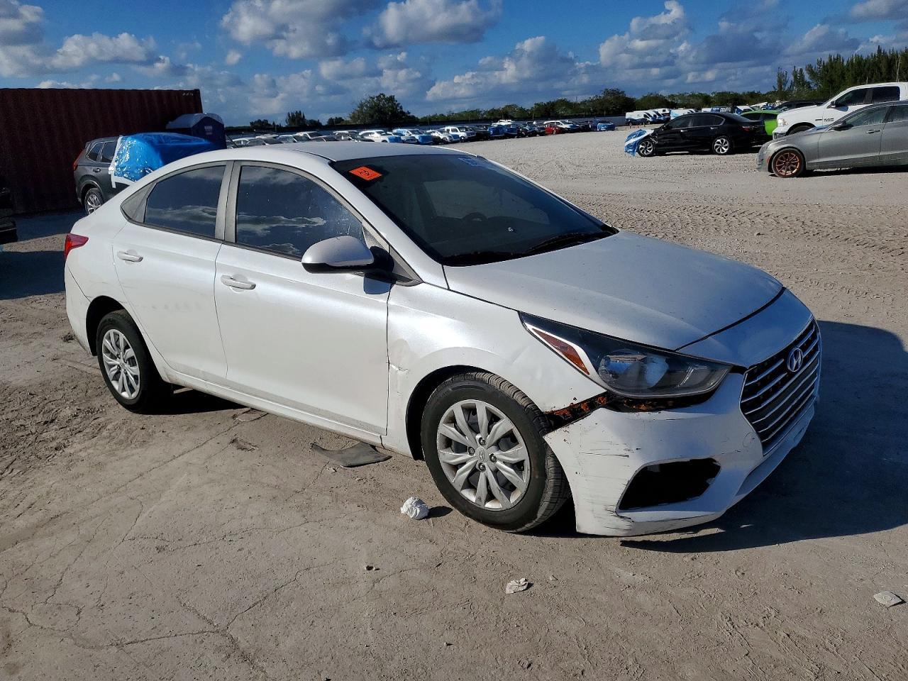 2022 HYUNDAI ACCENT