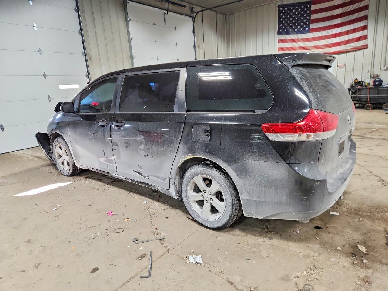 2014 TOYOTA SIENNA