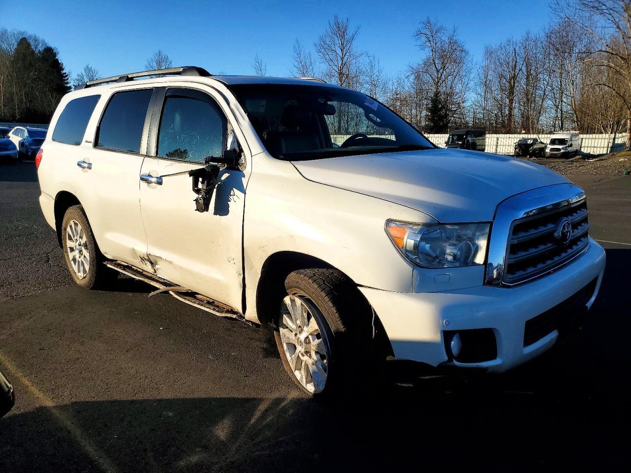 2013 TOYOTA Sequoia
