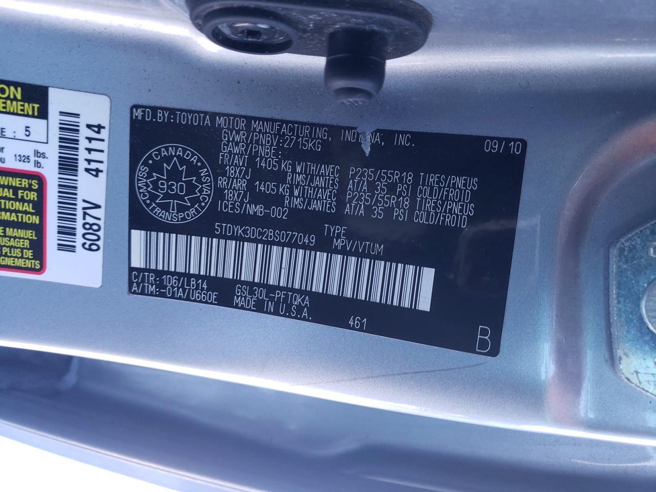 2011 TOYOTA SIENNA