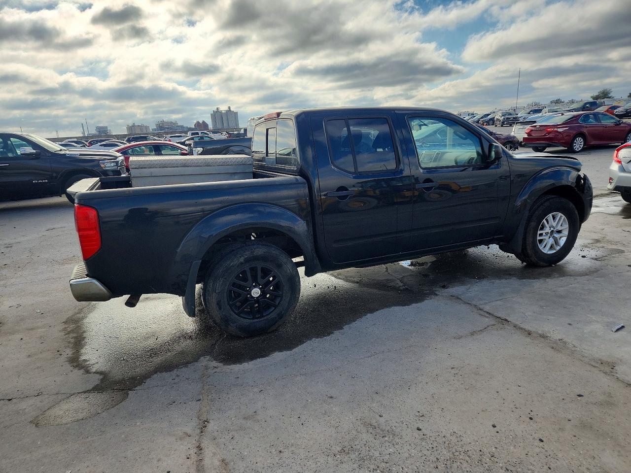 2017 NISSAN Frontier