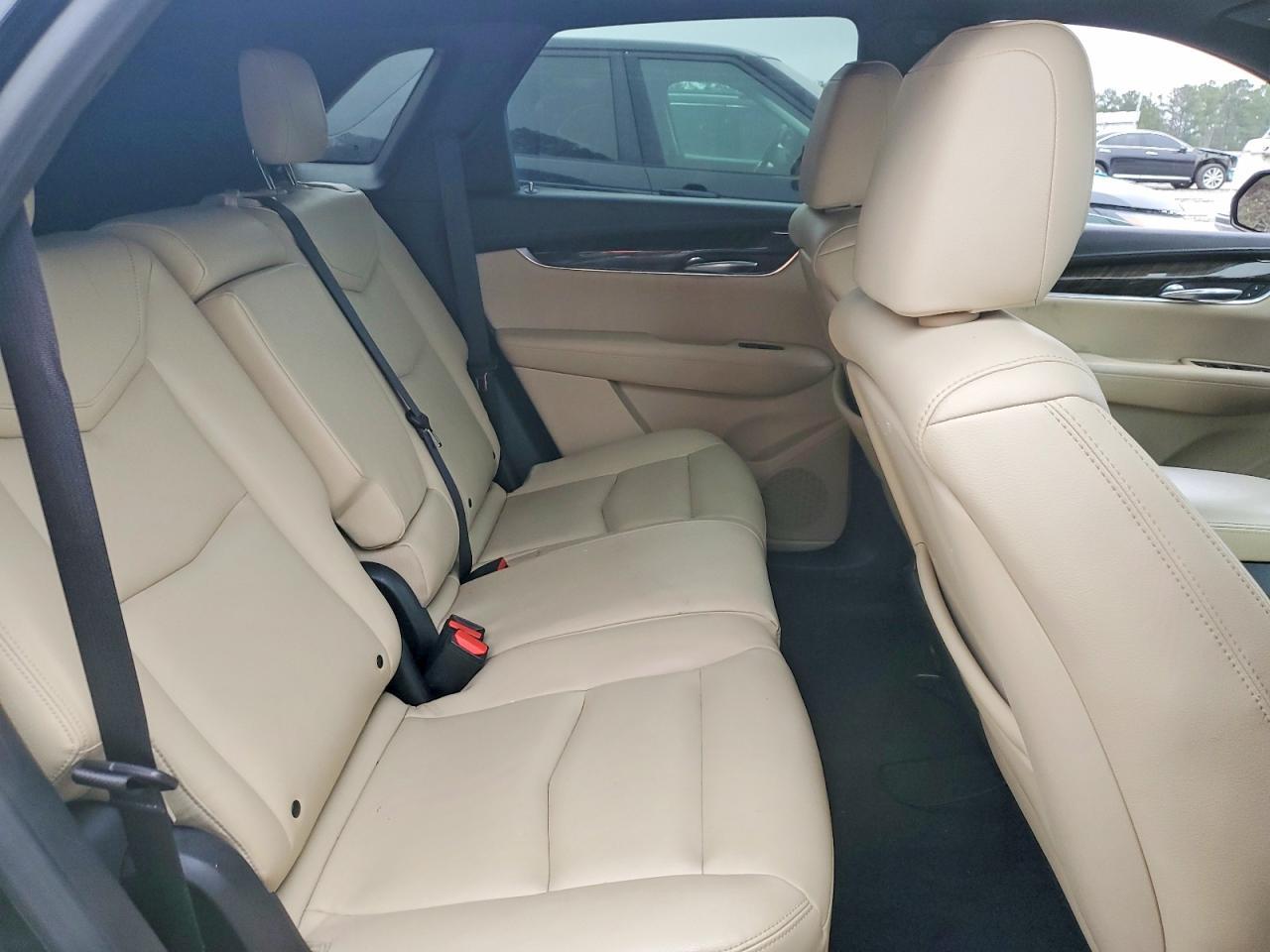 2017 CADILLAC XT5