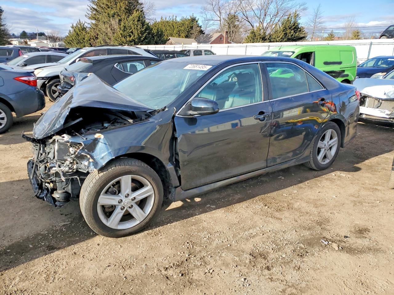 2014 TOYOTA CAMRY