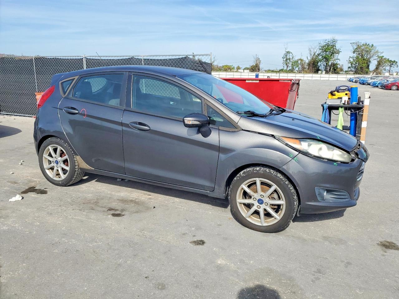 2015 FORD Fiesta