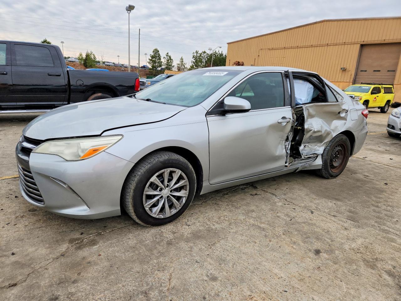 2015 TOYOTA CAMRY