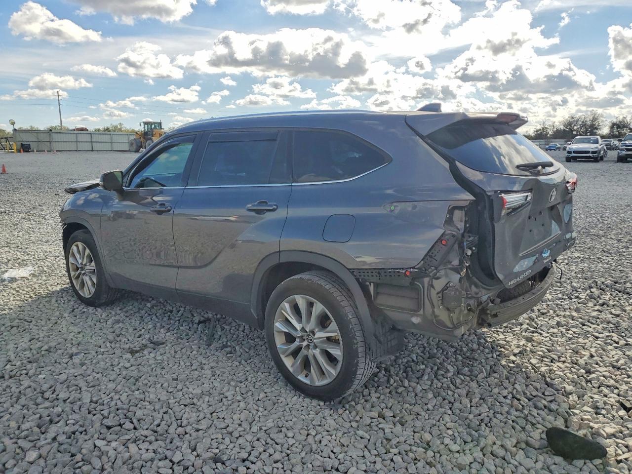 2021 TOYOTA HIGHLANDER