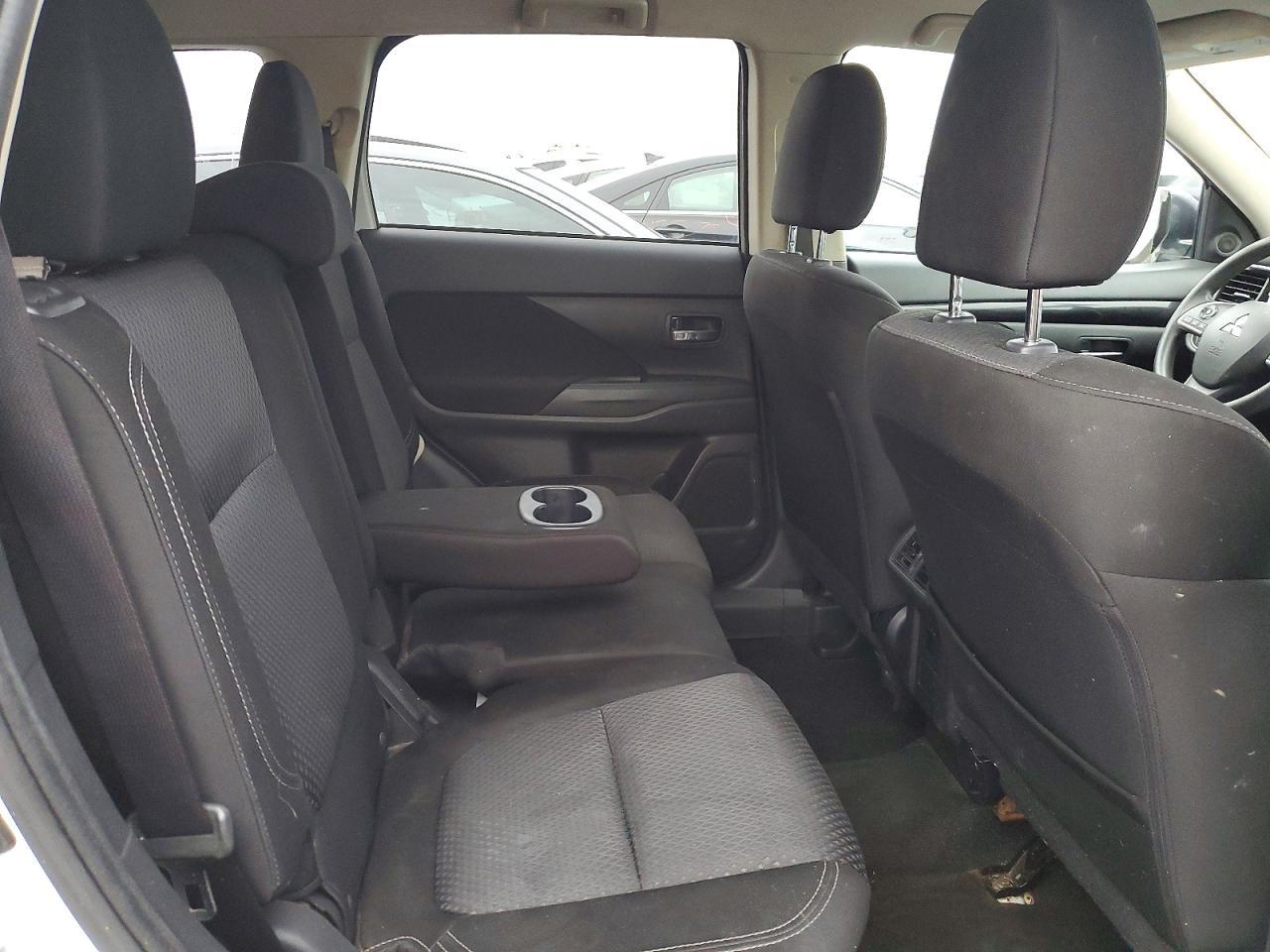 2019 MITSUBISHI outlander