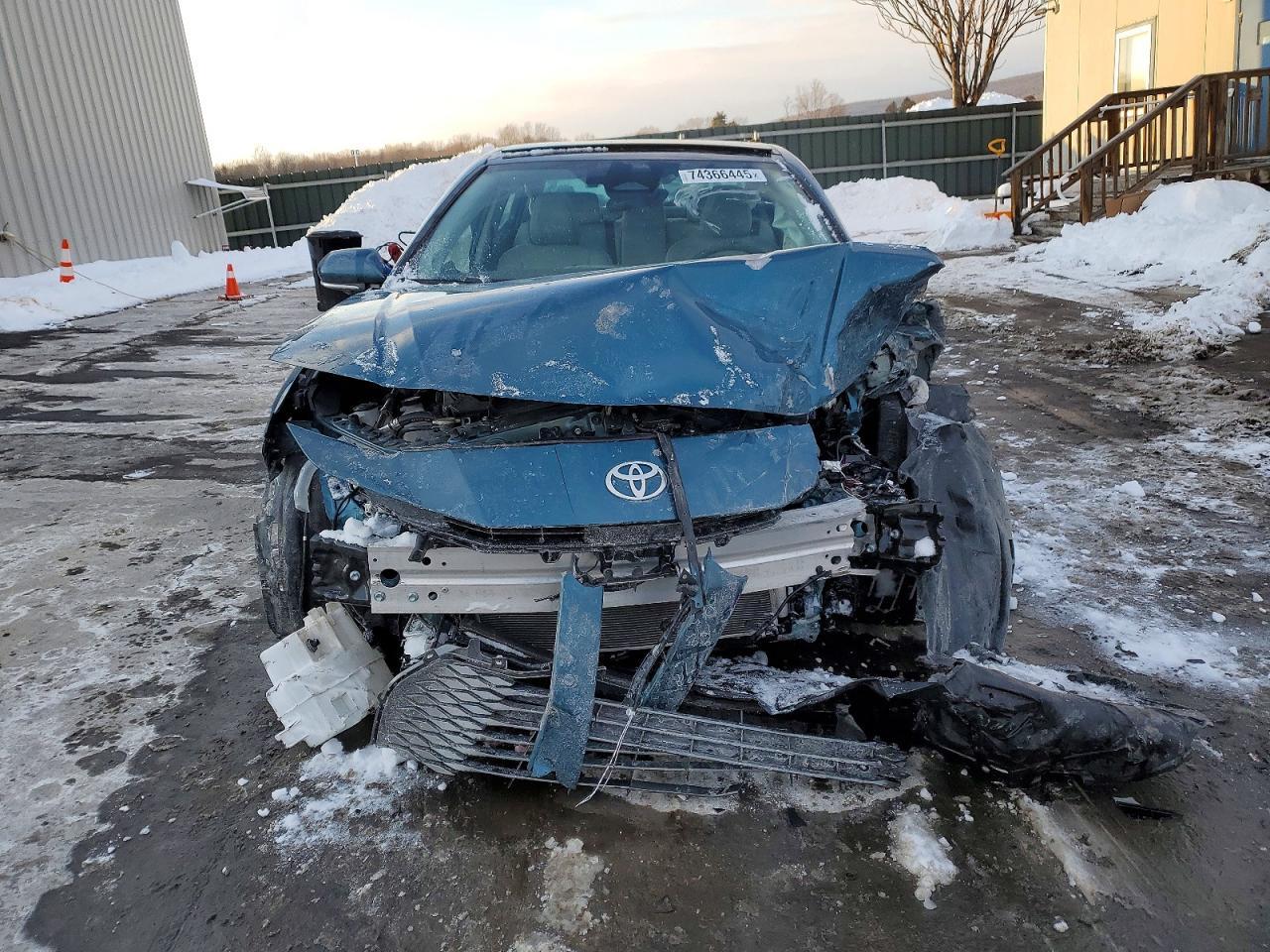 2025 TOYOTA CAMRY