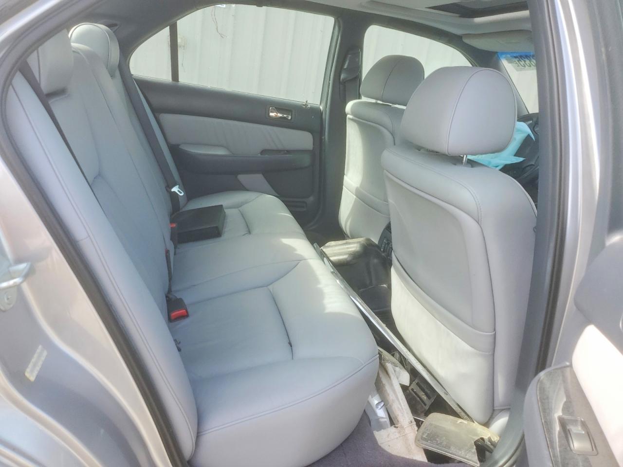 2004 ACURA RL