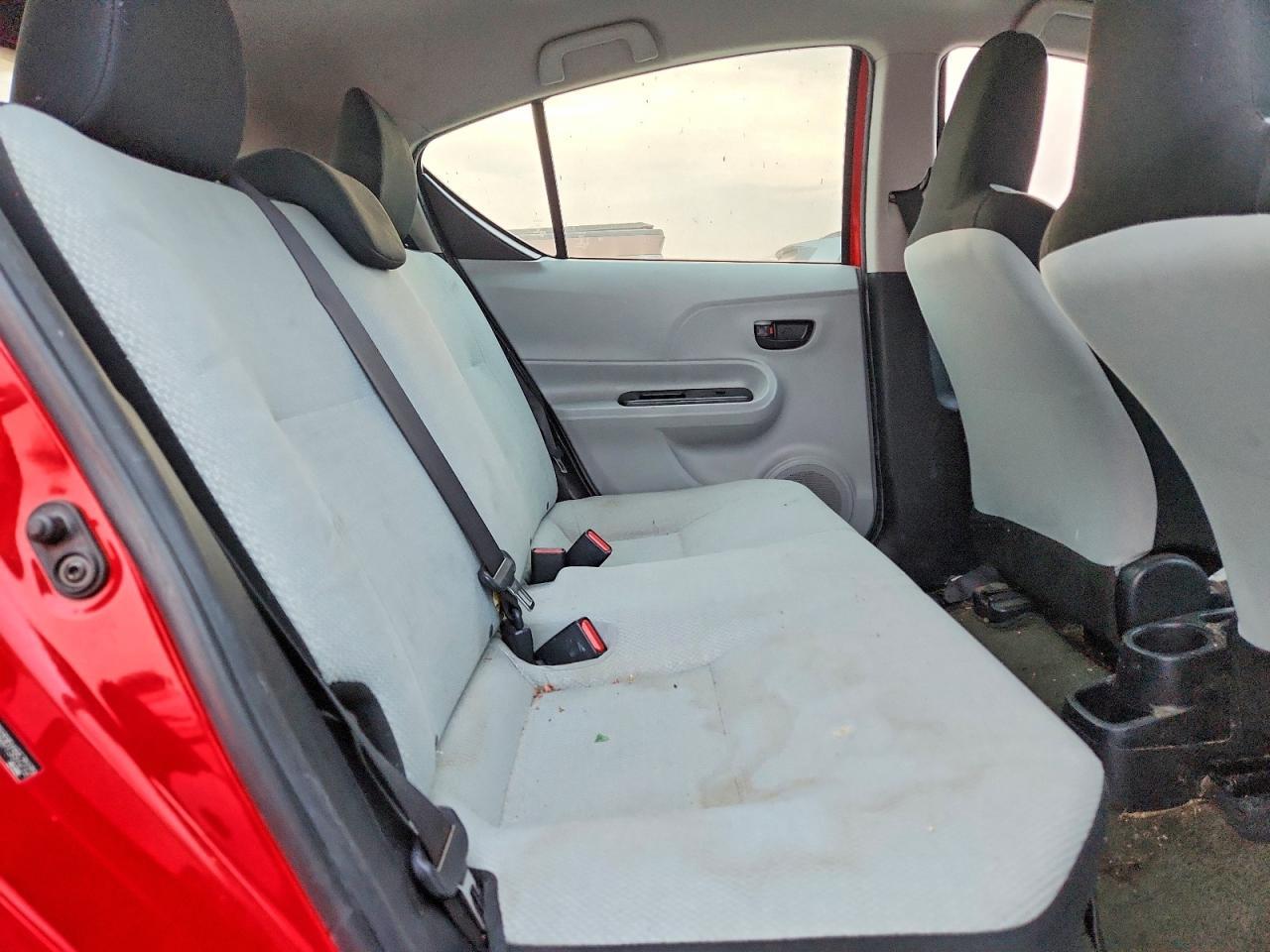 2013 TOYOTA Prius c