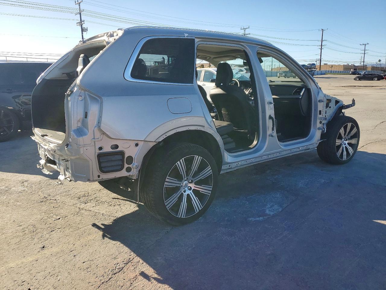 2024 VOLVO XC90