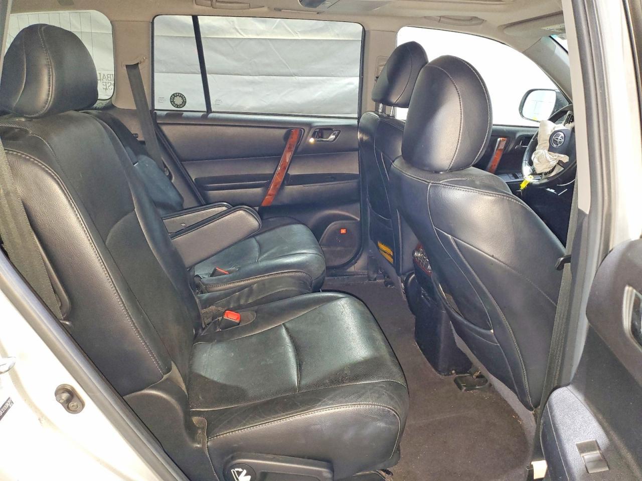 2011 TOYOTA HIGHLANDER