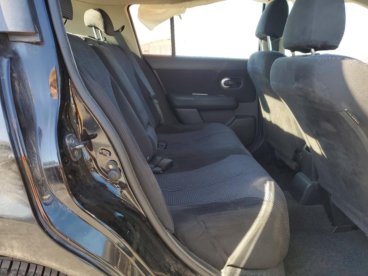 2010 NISSAN VERSA