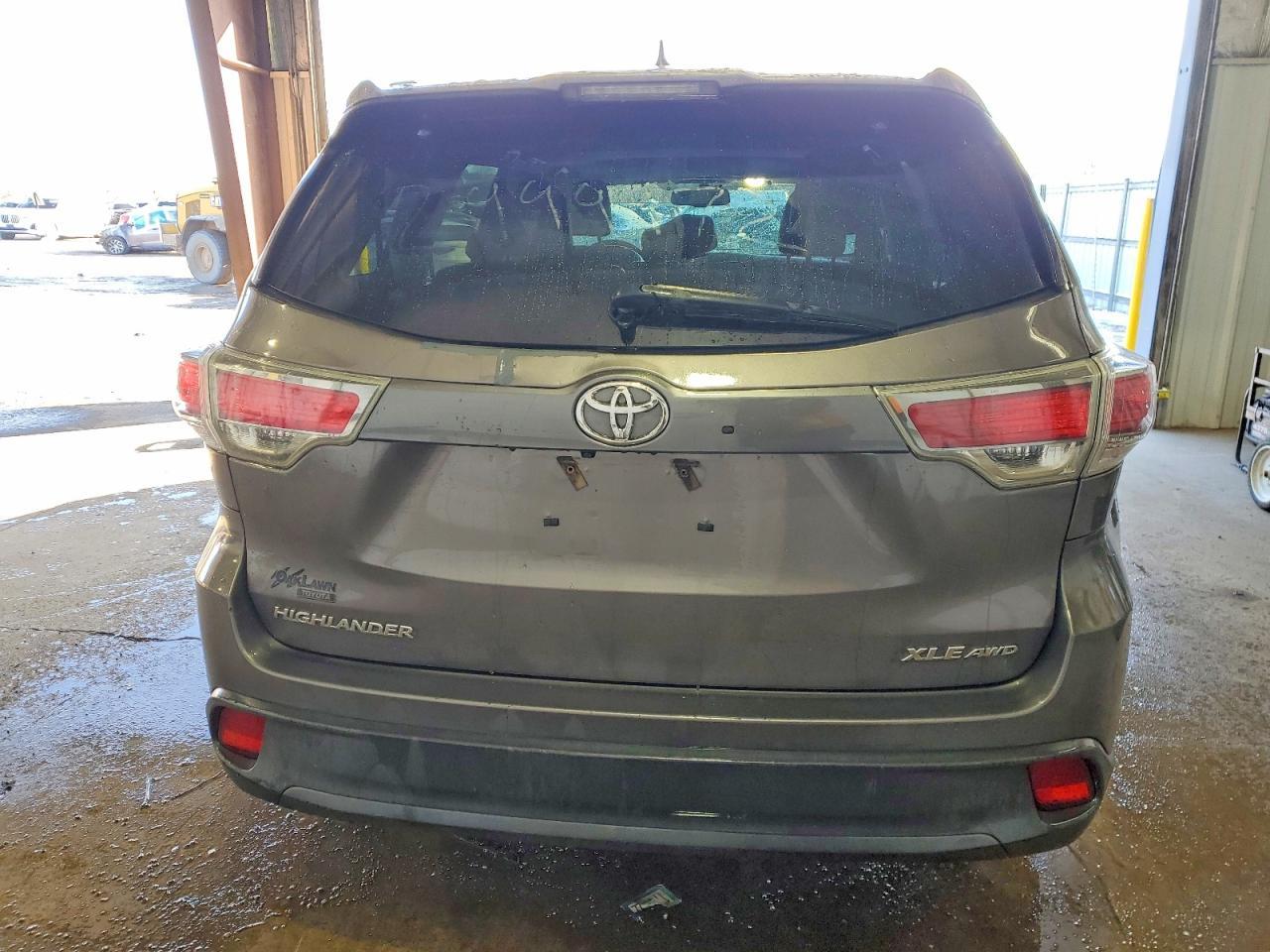 2016 TOYOTA HIGHLANDER