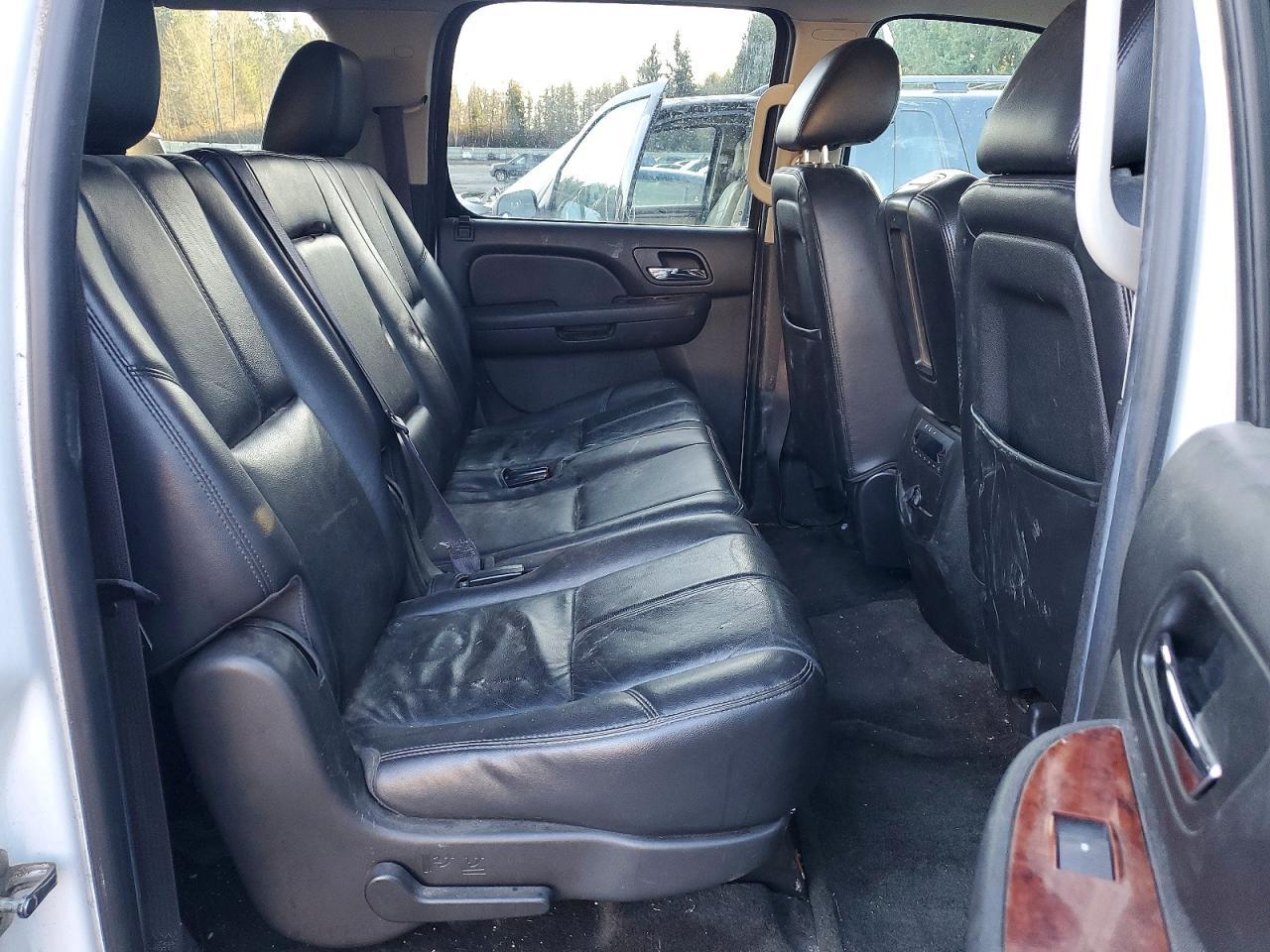 2014 CHEVROLET Suburban
