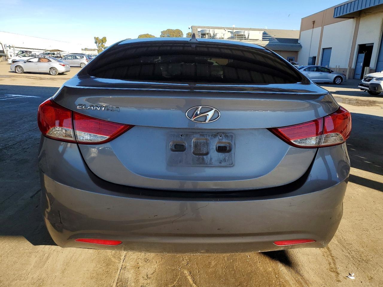 2012 HYUNDAI ELANTRA