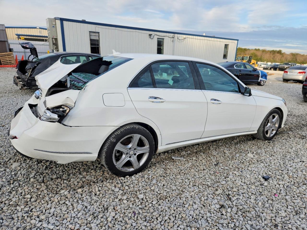 2015 MERCEDES-BENZ E-Class