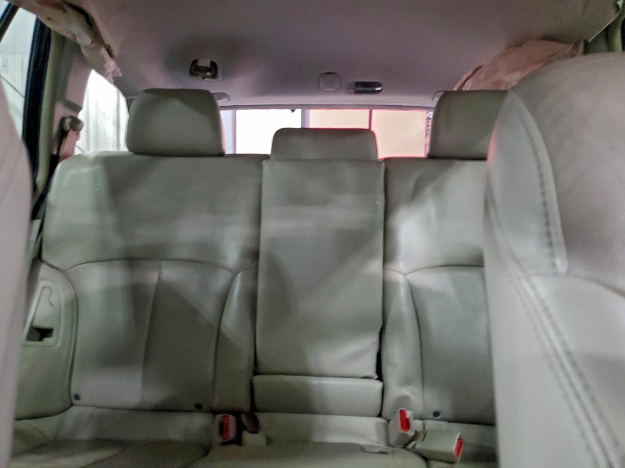 2013 SUBARU Outback