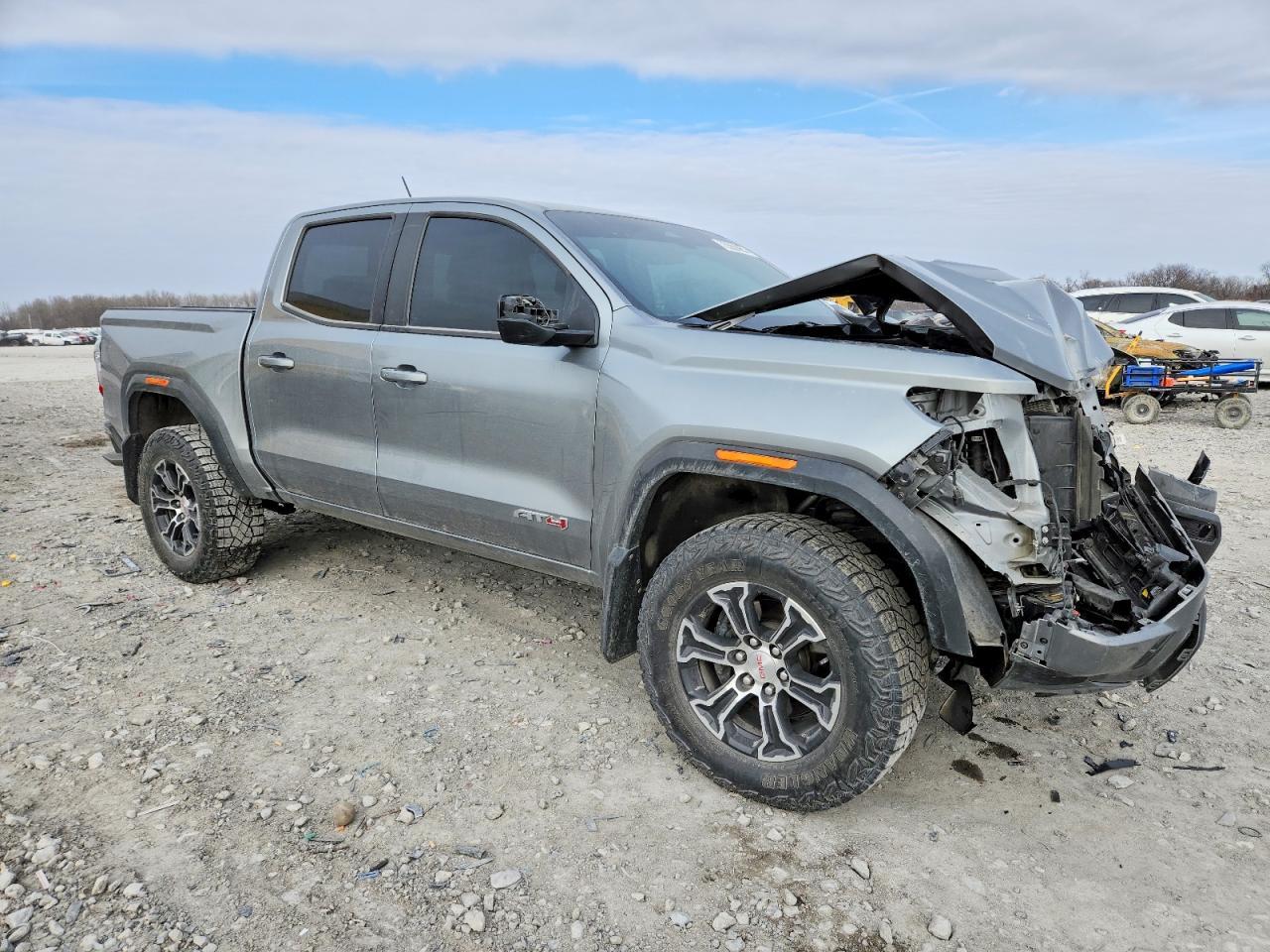 2024 GMC CANYON