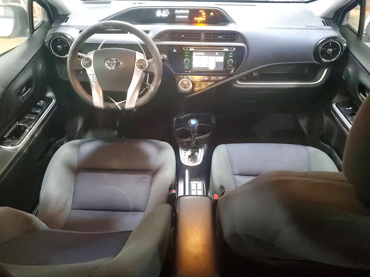 2015 TOYOTA Prius c