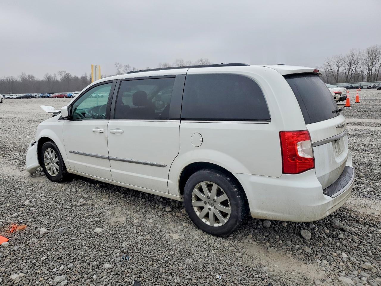 2016 CHRYSLER Town & Country