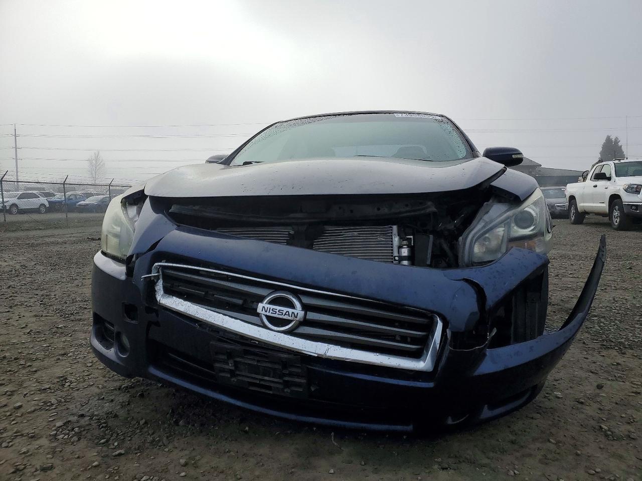 2012 NISSAN Maxima