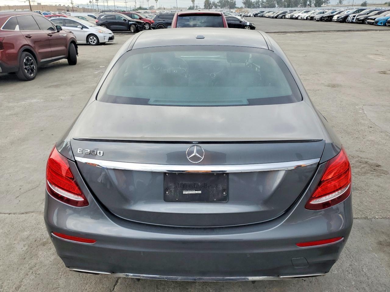 2017 MERCEDES-BENZ E-Class